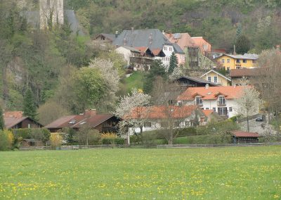 Blick auf Neubeuern mit Lendhüter